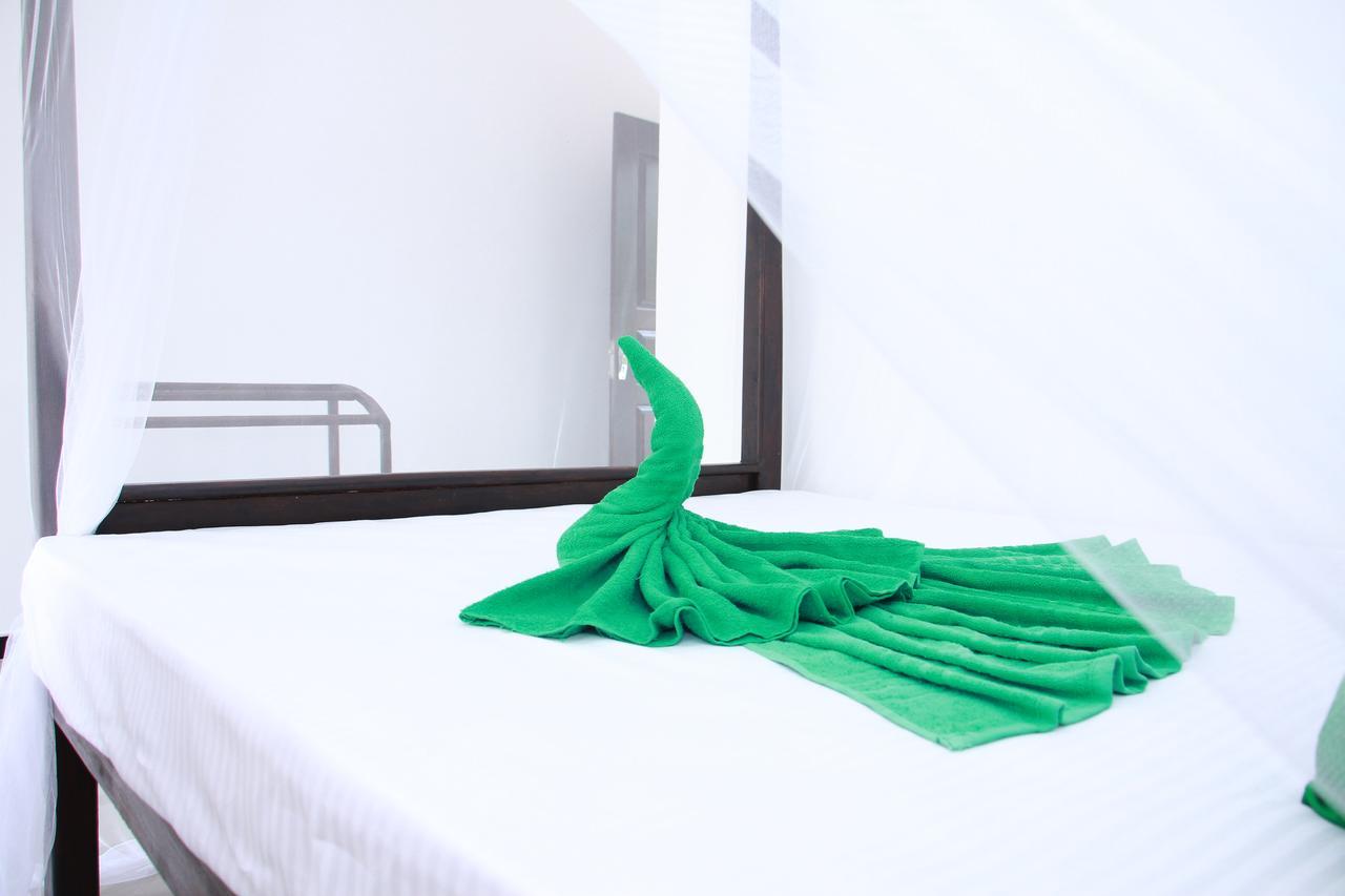 Hotel Mirissa White Plaza Extérieur photo