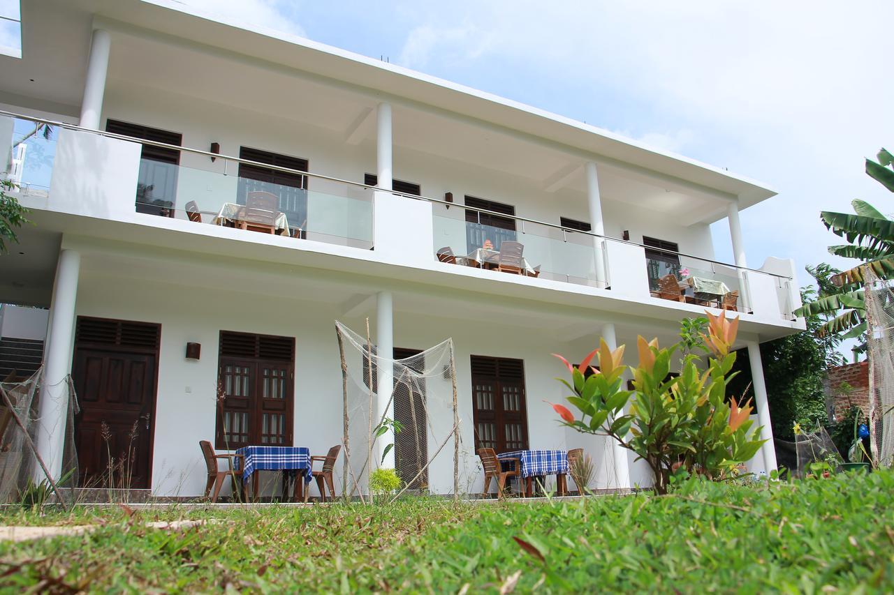 Hotel Mirissa White Plaza Extérieur photo