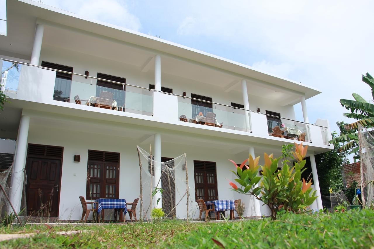 Hotel Mirissa White Plaza Extérieur photo
